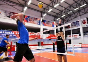 Muratpaa Kadn Voleybol Takmna Taze Kan